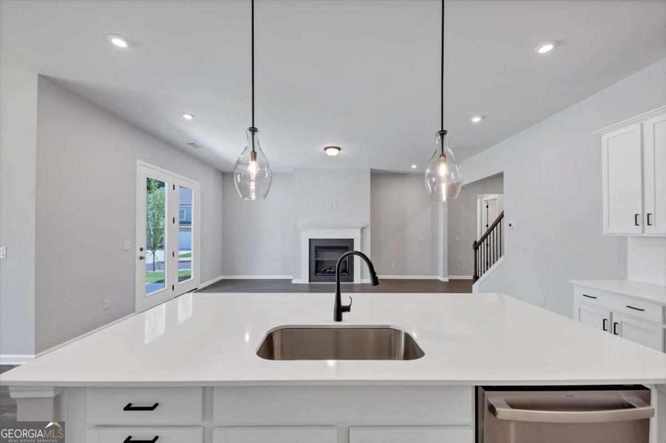 Canton, Georgia, 30115, United States, 4 Bedrooms Bedrooms, ,3 BathroomsBathrooms,Residential,For Sale,1893056