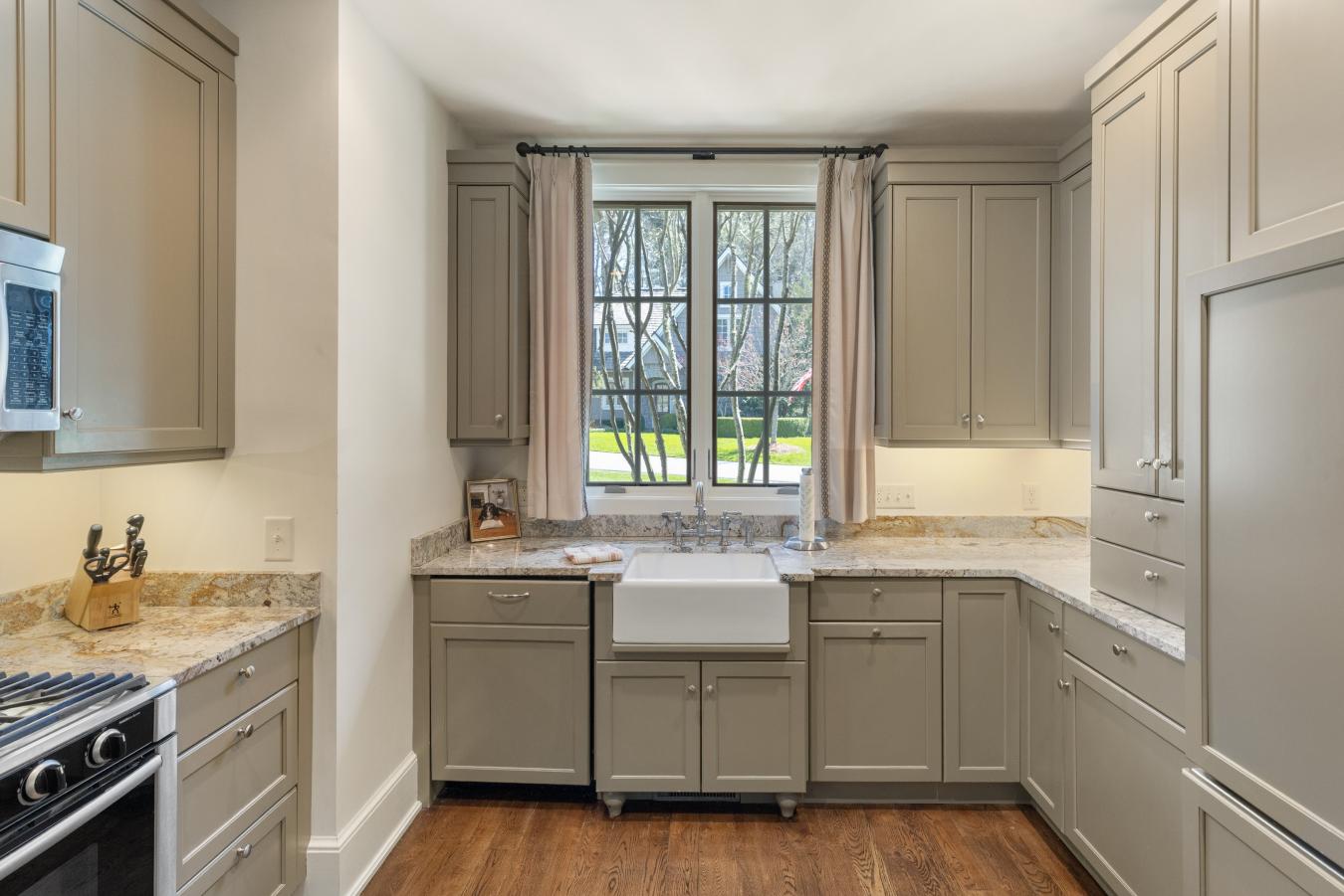 Highlands, Macon, 28741, United States, 4 Bedrooms Bedrooms, ,4 BathroomsBathrooms,Residential,For Sale,1894093