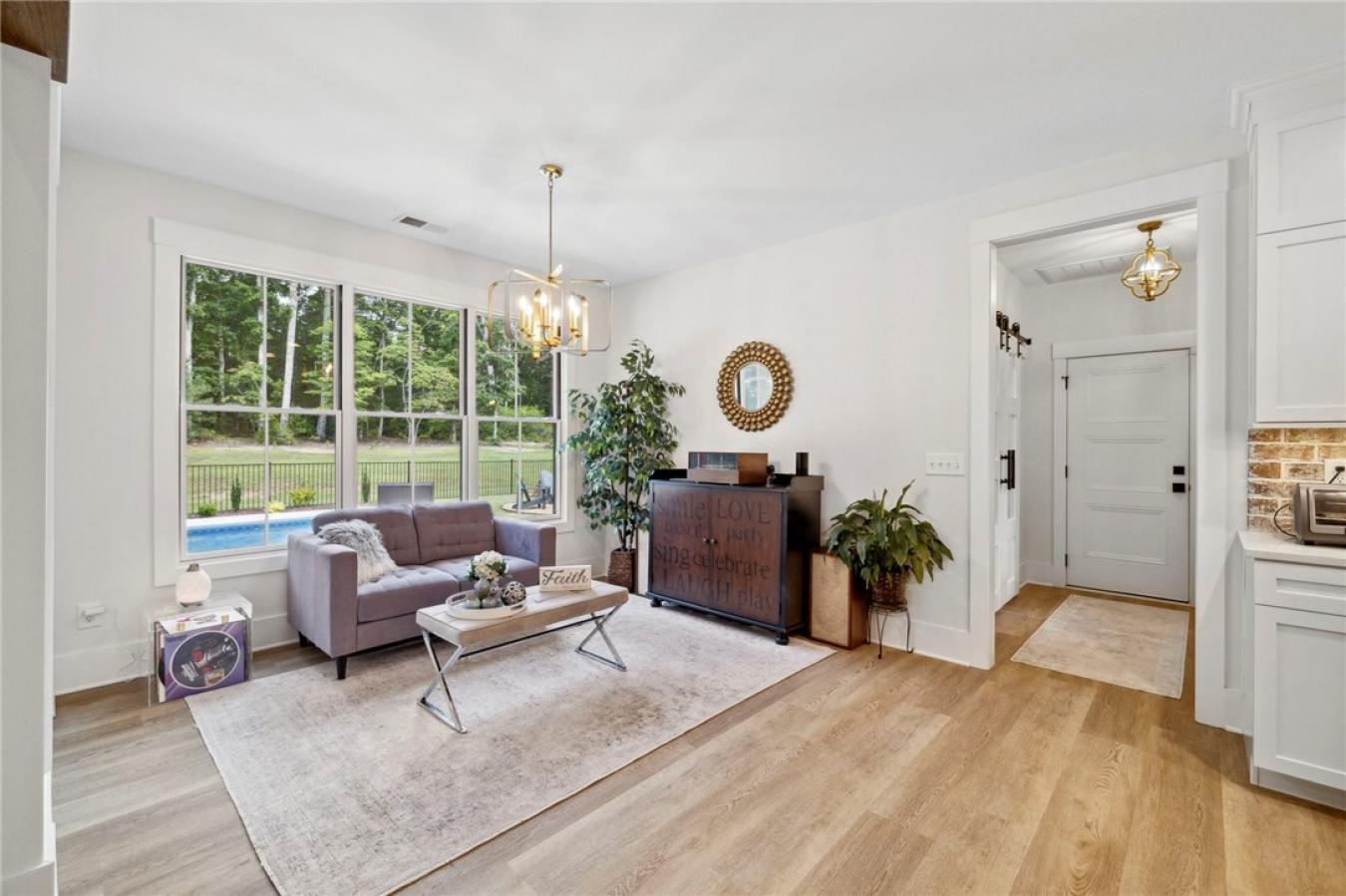 Landrum, South Carolina, 29356, United States, 4 Bedrooms Bedrooms, ,4 BathroomsBathrooms,Residential,For Sale,1894090