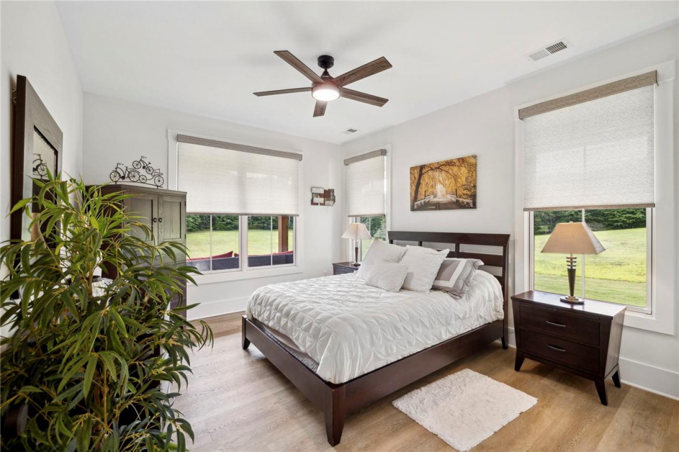 Landrum, South Carolina, 29356, United States, 4 Bedrooms Bedrooms, ,4 BathroomsBathrooms,Residential,For Sale,1894090