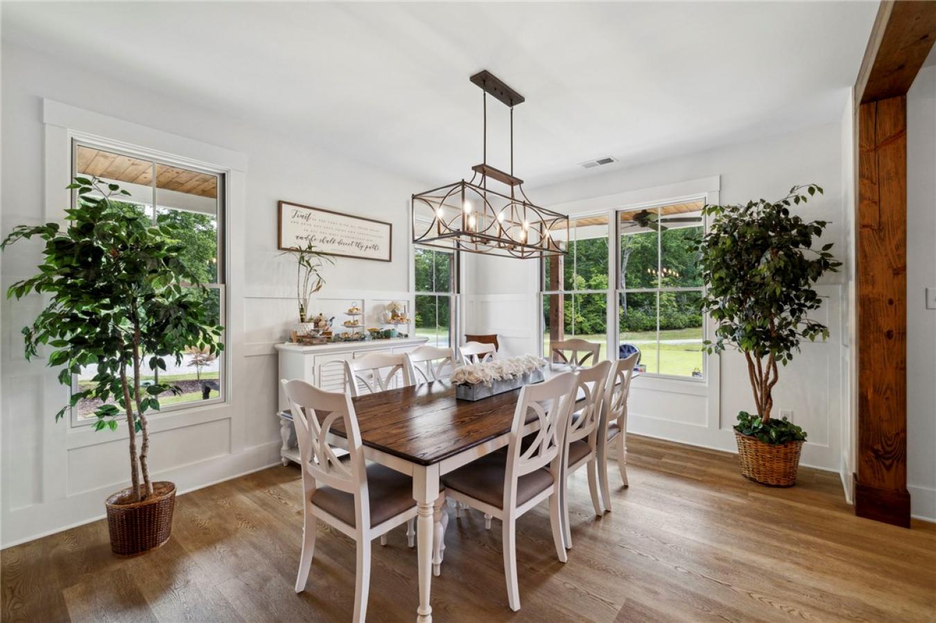 Landrum, South Carolina, 29356, United States, 4 Bedrooms Bedrooms, ,4 BathroomsBathrooms,Residential,For Sale,1894090