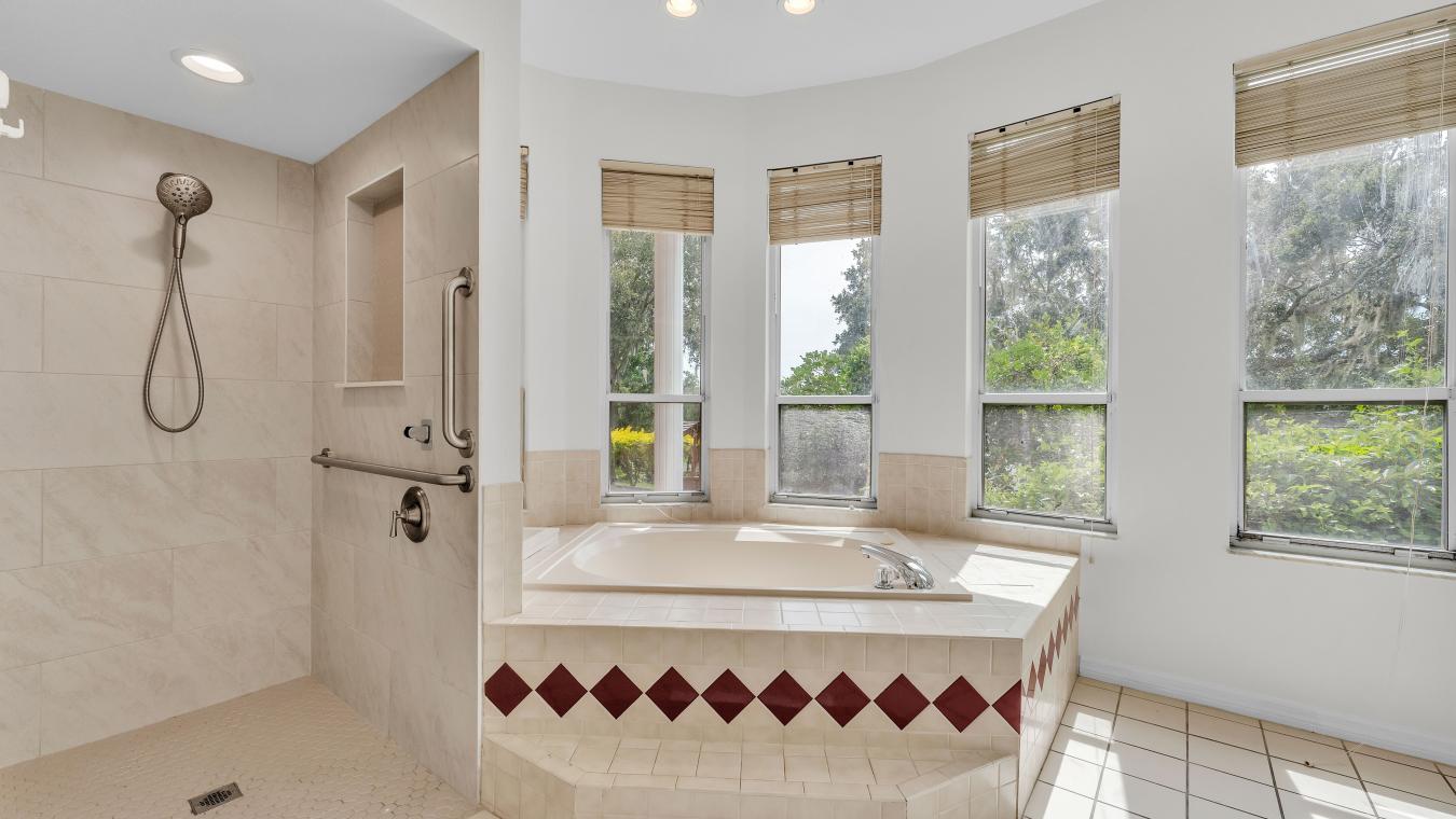 Lakeland, United States, 33813, United States, 1 Bedroom Bedrooms, ,5 BathroomsBathrooms,Residential,For Sale,1894089