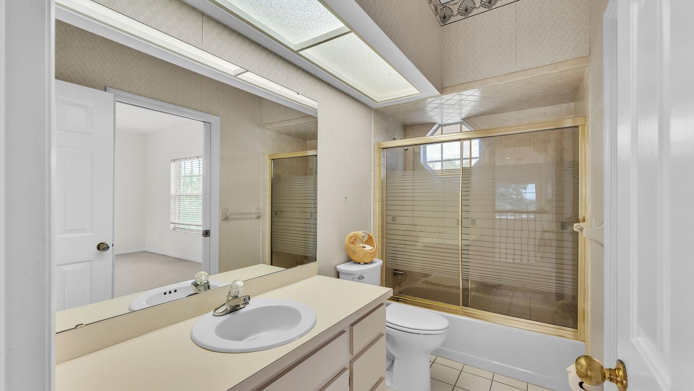 Lakeland, United States, 33813, United States, 1 Bedroom Bedrooms, ,5 BathroomsBathrooms,Residential,For Sale,1894089