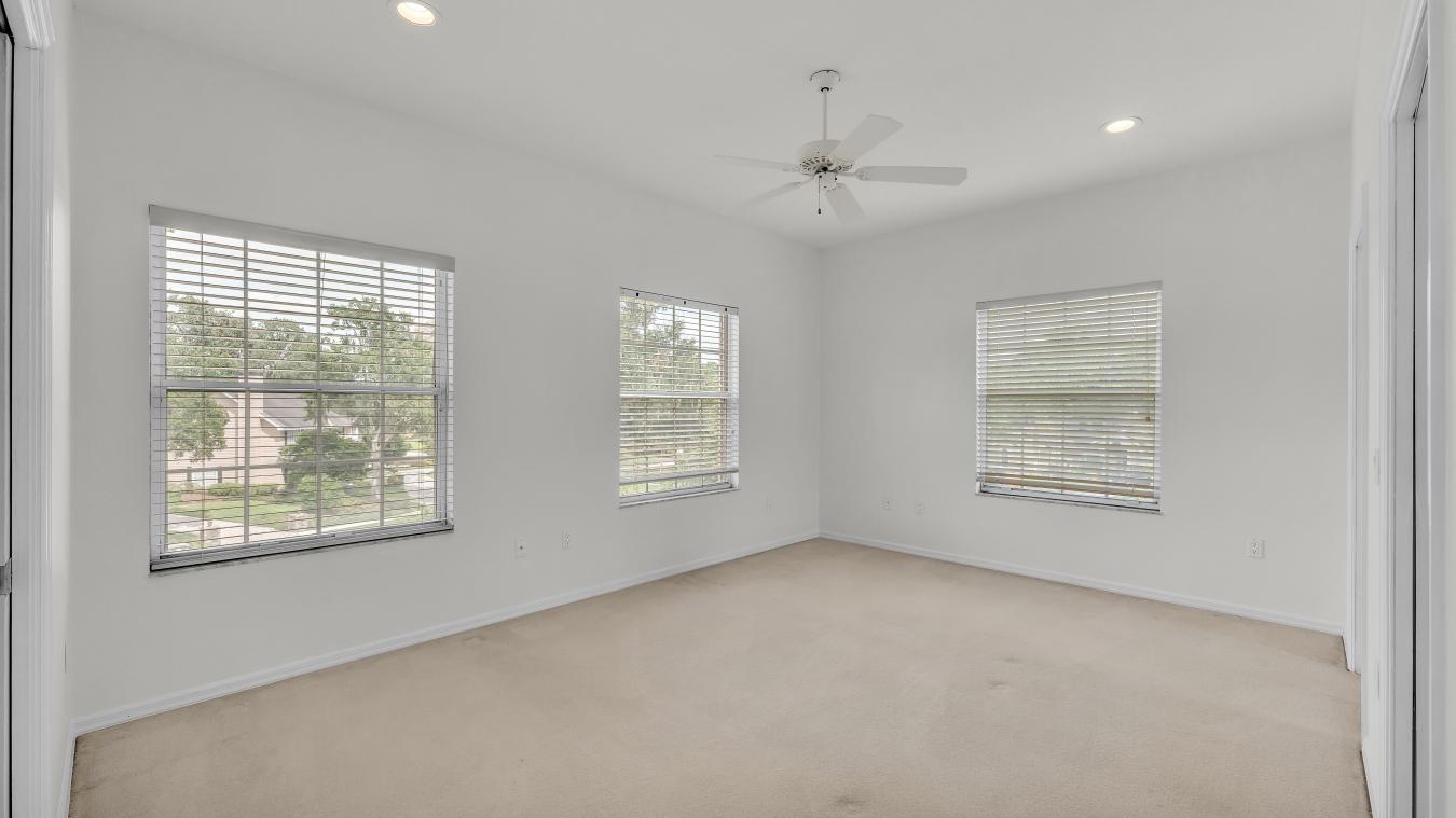 Lakeland, United States, 33813, United States, 1 Bedroom Bedrooms, ,5 BathroomsBathrooms,Residential,For Sale,1894089