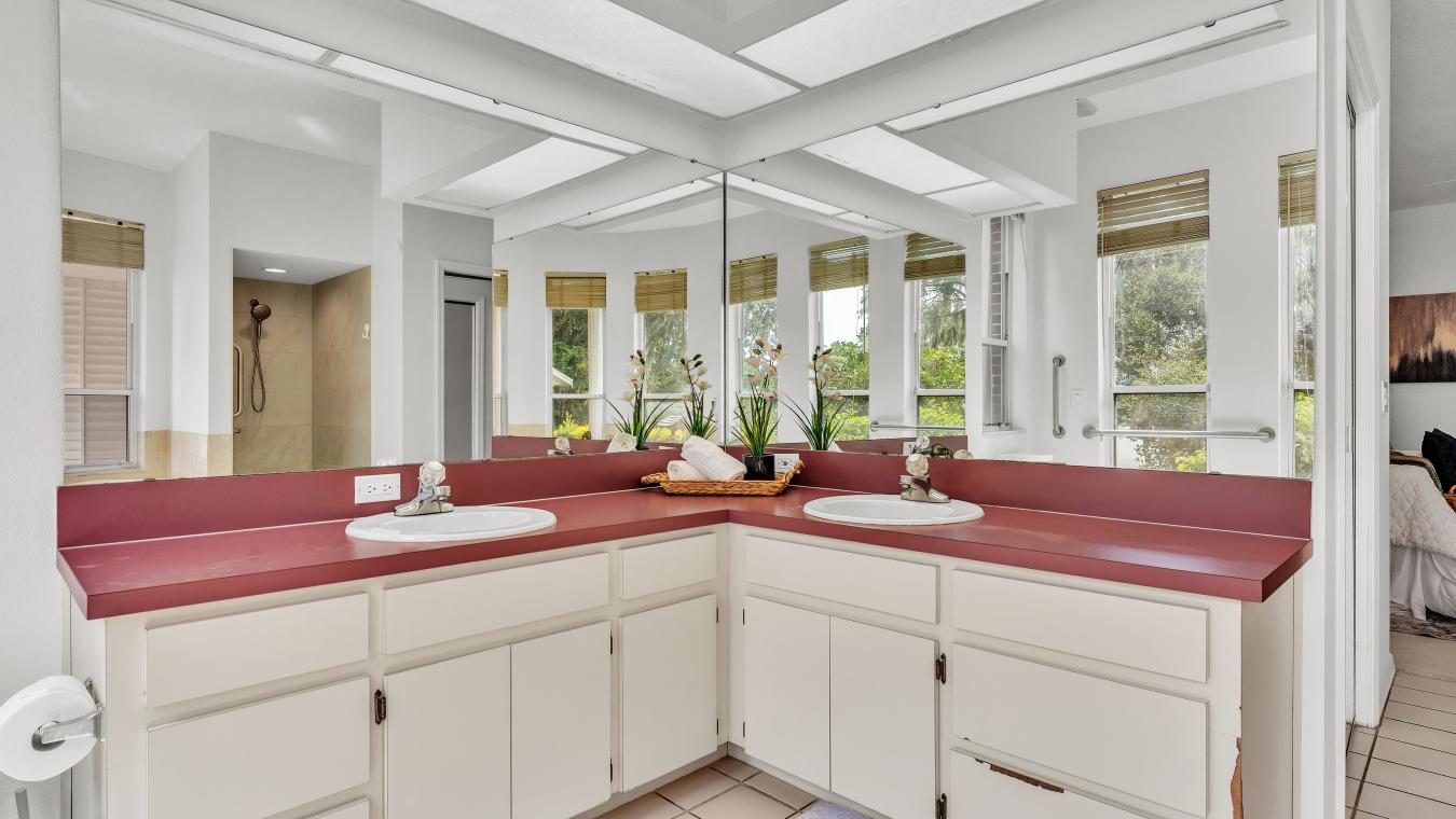 Lakeland, United States, 33813, United States, 1 Bedroom Bedrooms, ,5 BathroomsBathrooms,Residential,For Sale,1894089