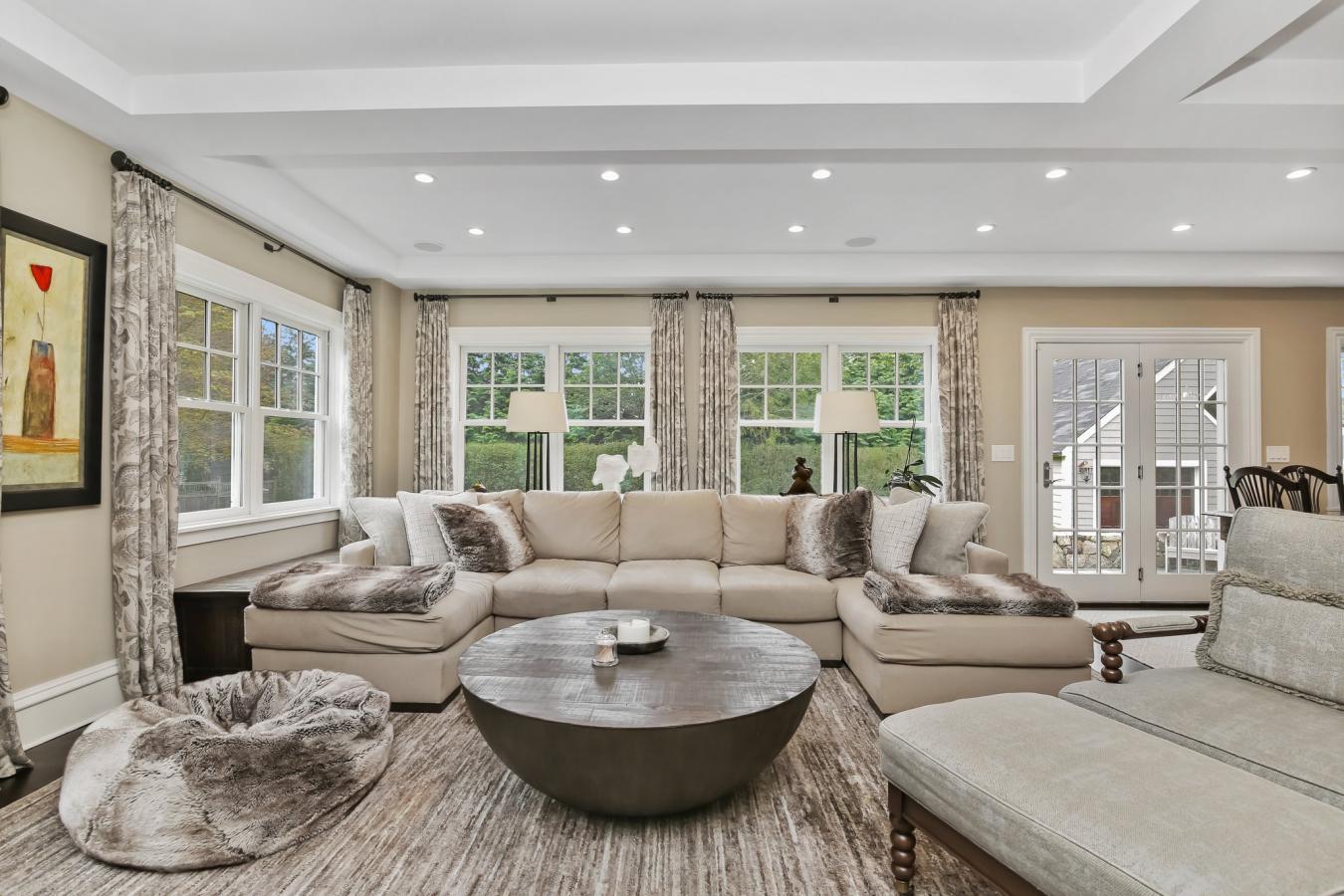 Westport, Connecticut, 06880, United States, 4 Bedrooms Bedrooms, ,4 BathroomsBathrooms,Residential,For Sale,1893052