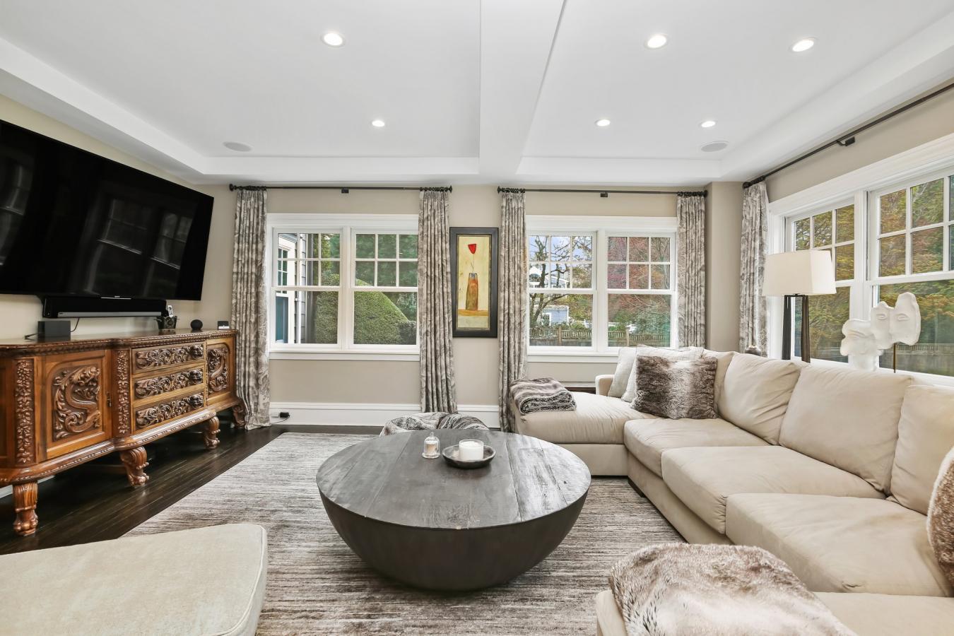 Westport, Connecticut, 06880, United States, 4 Bedrooms Bedrooms, ,4 BathroomsBathrooms,Residential,For Sale,1893052