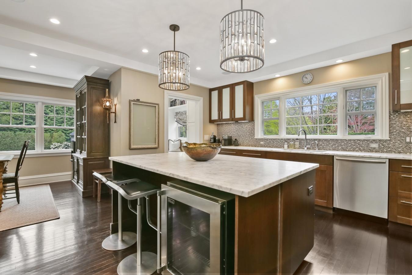 Westport, Connecticut, 06880, United States, 4 Bedrooms Bedrooms, ,4 BathroomsBathrooms,Residential,For Sale,1893052