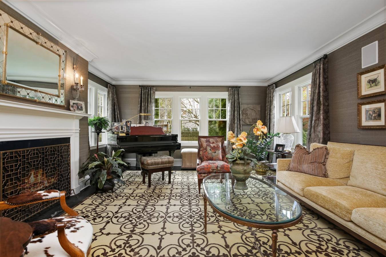 Westport, Connecticut, 06880, United States, 4 Bedrooms Bedrooms, ,4 BathroomsBathrooms,Residential,For Sale,1893052