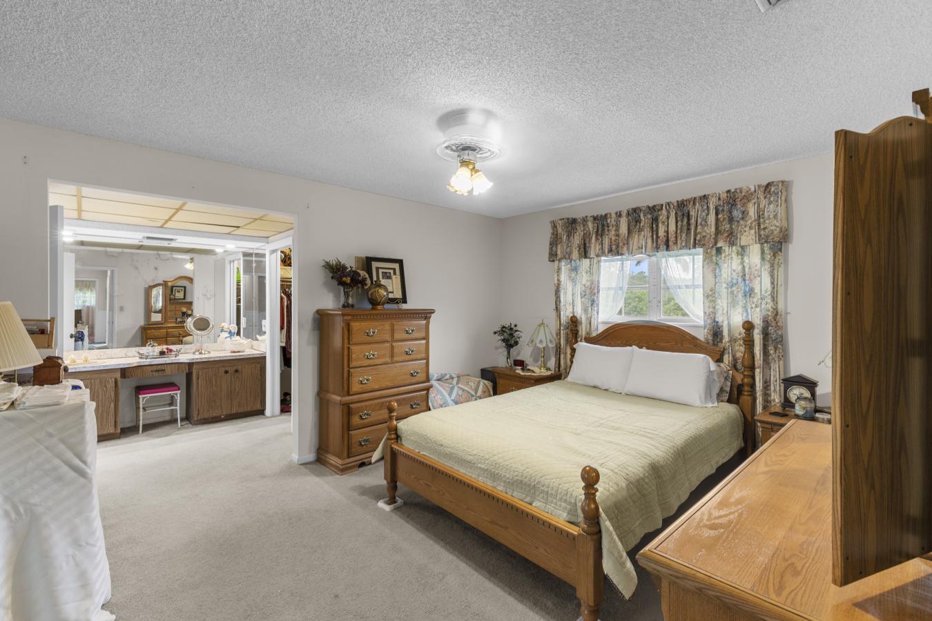 Southwest Ranches, Broward, 33330, United States, 4 Bedrooms Bedrooms, ,2 BathroomsBathrooms,Residential,For Sale,1893051