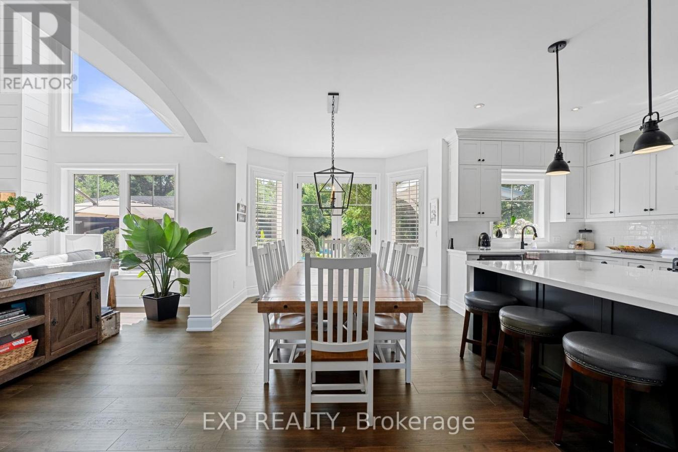 Georgina, ON, L4P0B1, Canada, ,4 BathroomsBathrooms,Residential,For Sale,1894085