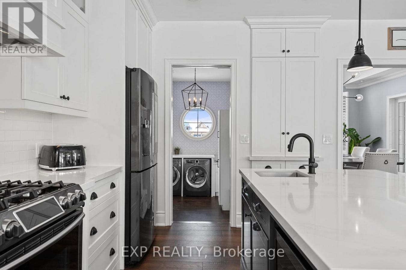 Georgina, ON, L4P0B1, Canada, ,4 BathroomsBathrooms,Residential,For Sale,1894085