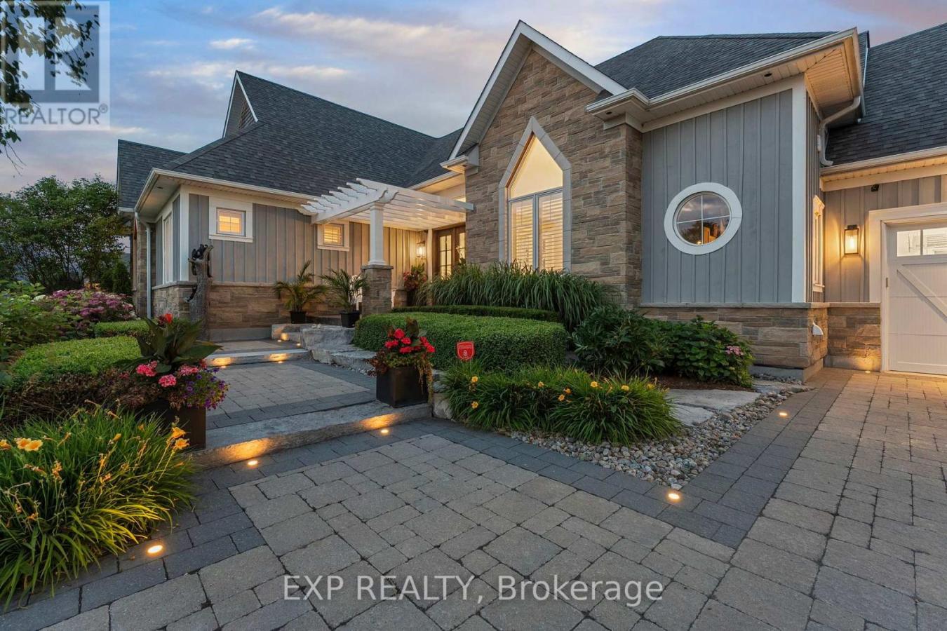 Georgina, ON, L4P0B1, Canada, ,4 BathroomsBathrooms,Residential,For Sale,1894085