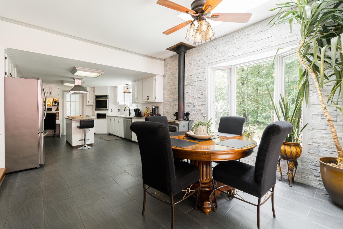 Saint-Lazare, QC, J7T 2C1, Canada, 3 Bedrooms Bedrooms, ,2 BathroomsBathrooms,Residential,For Sale,1894084