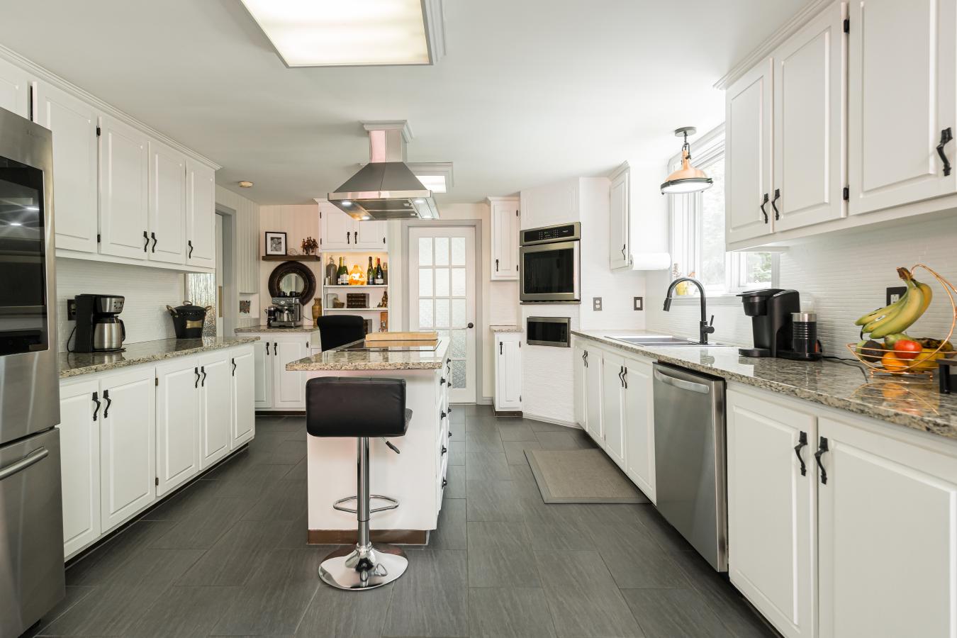 Saint-Lazare, QC, J7T 2C1, Canada, 3 Bedrooms Bedrooms, ,2 BathroomsBathrooms,Residential,For Sale,1894084