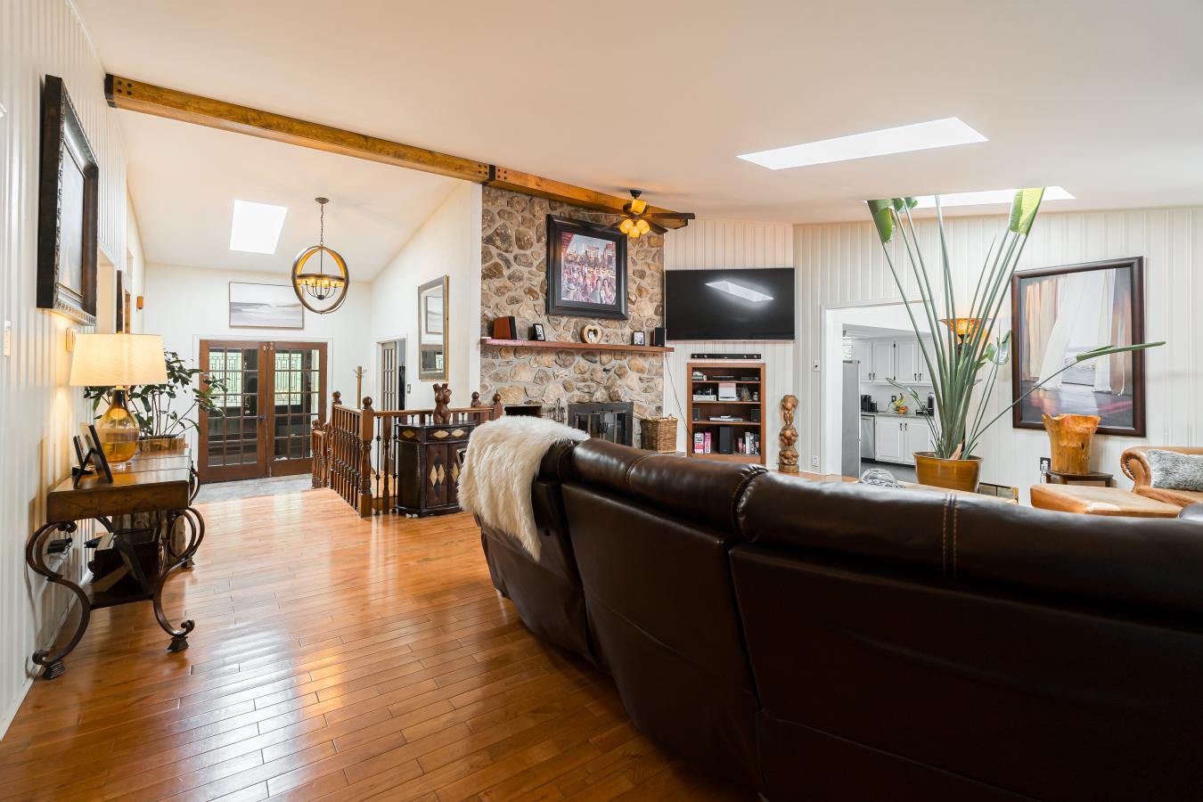Saint-Lazare, QC, J7T 2C1, Canada, 3 Bedrooms Bedrooms, ,2 BathroomsBathrooms,Residential,For Sale,1894084