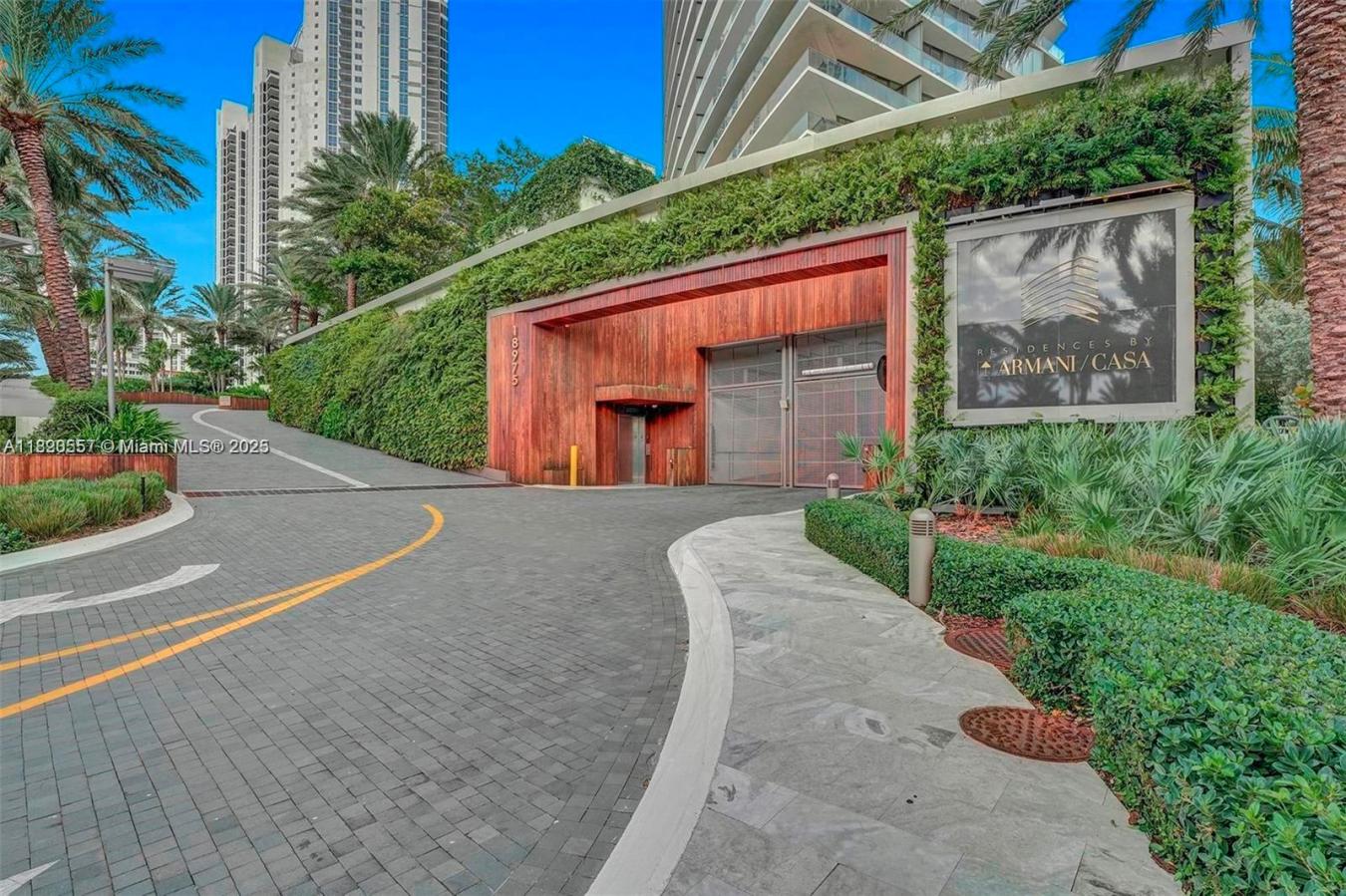 SUNNY ISLES BEACH, Miami-Dade County, Florida, 33160, United States, 4 Bedrooms Bedrooms, ,5 BathroomsBathrooms,Residential,For Sale,1894081