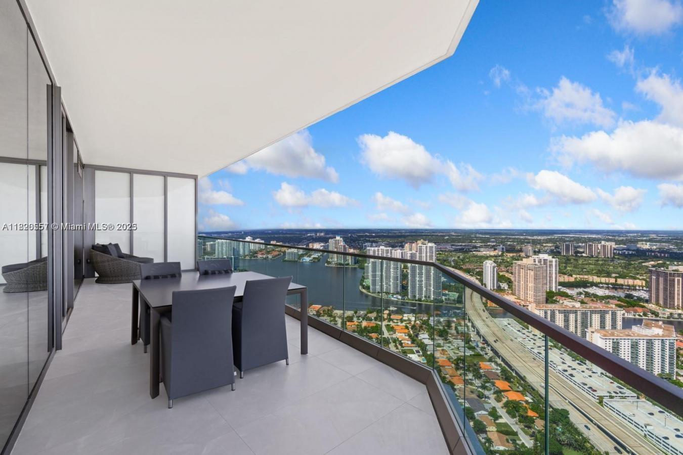 SUNNY ISLES BEACH, Miami-Dade County, Florida, 33160, United States, 4 Bedrooms Bedrooms, ,5 BathroomsBathrooms,Residential,For Sale,1894081