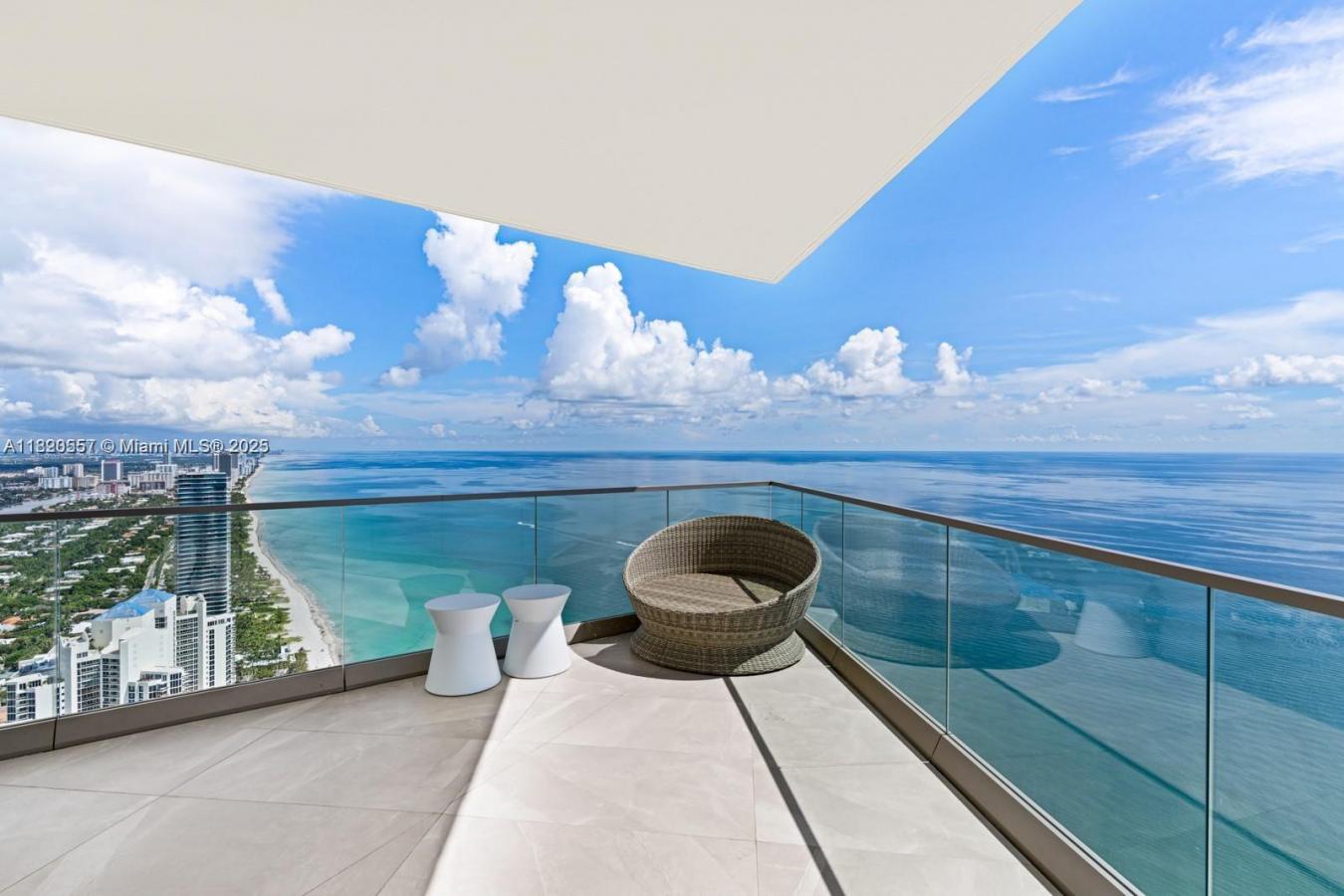 SUNNY ISLES BEACH, Miami-Dade County, Florida, 33160, United States, 4 Bedrooms Bedrooms, ,5 BathroomsBathrooms,Residential,For Sale,1894081