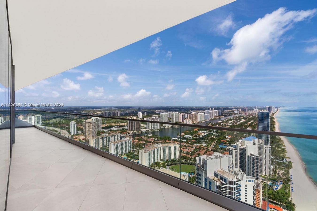 SUNNY ISLES BEACH, Miami-Dade County, Florida, 33160, United States, 4 Bedrooms Bedrooms, ,5 BathroomsBathrooms,Residential,For Sale,1894081