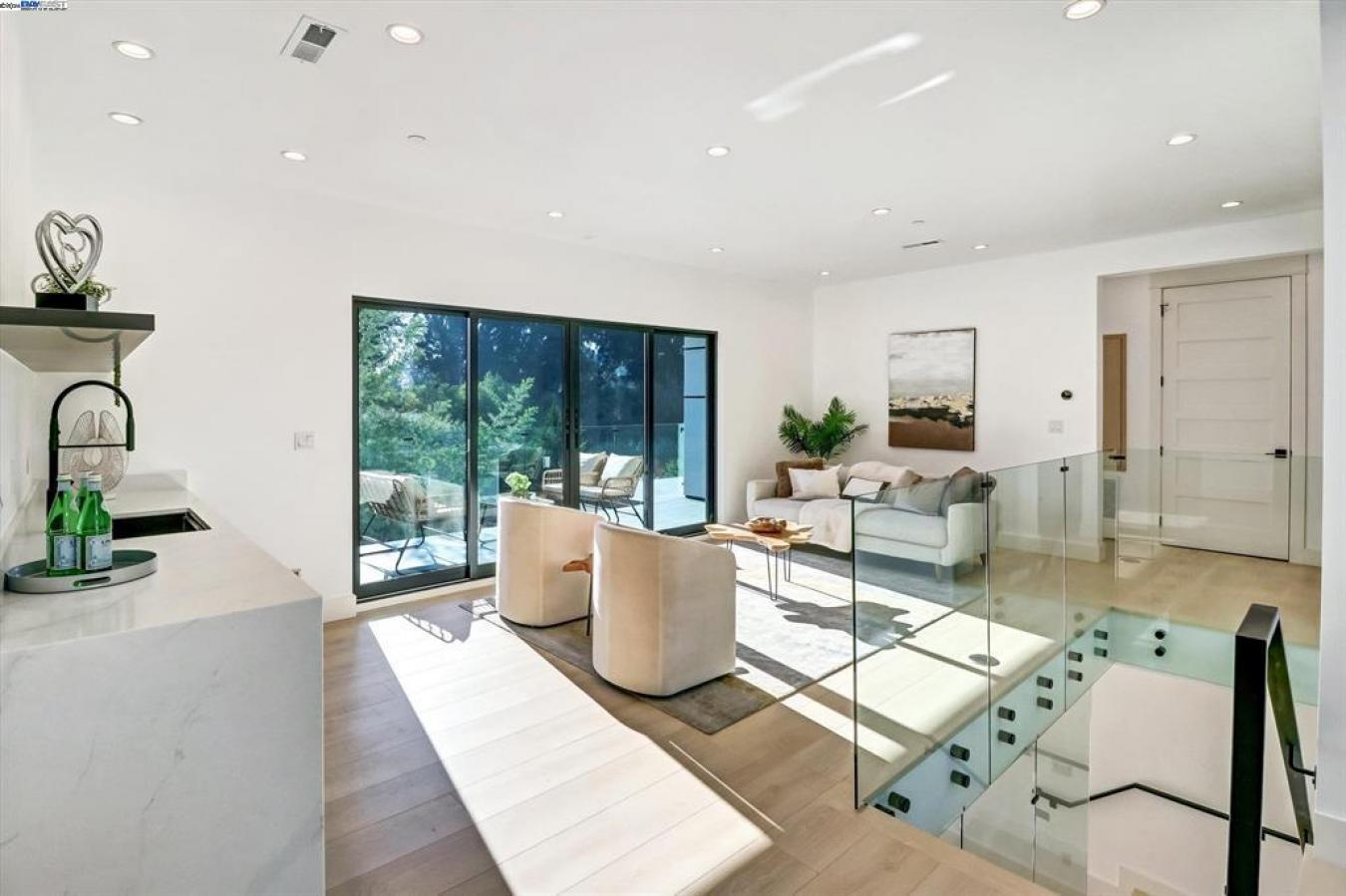 Castro Valley, Alameda, 94552, United States, 4 Bedrooms Bedrooms, ,4 BathroomsBathrooms,Residential,For Sale,1904099