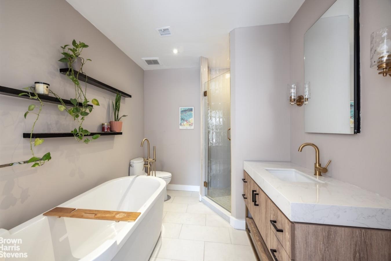 Soho, New York, 10013, United States, 2 Bedrooms Bedrooms, ,2 BathroomsBathrooms,Residential,For Sale,1893045