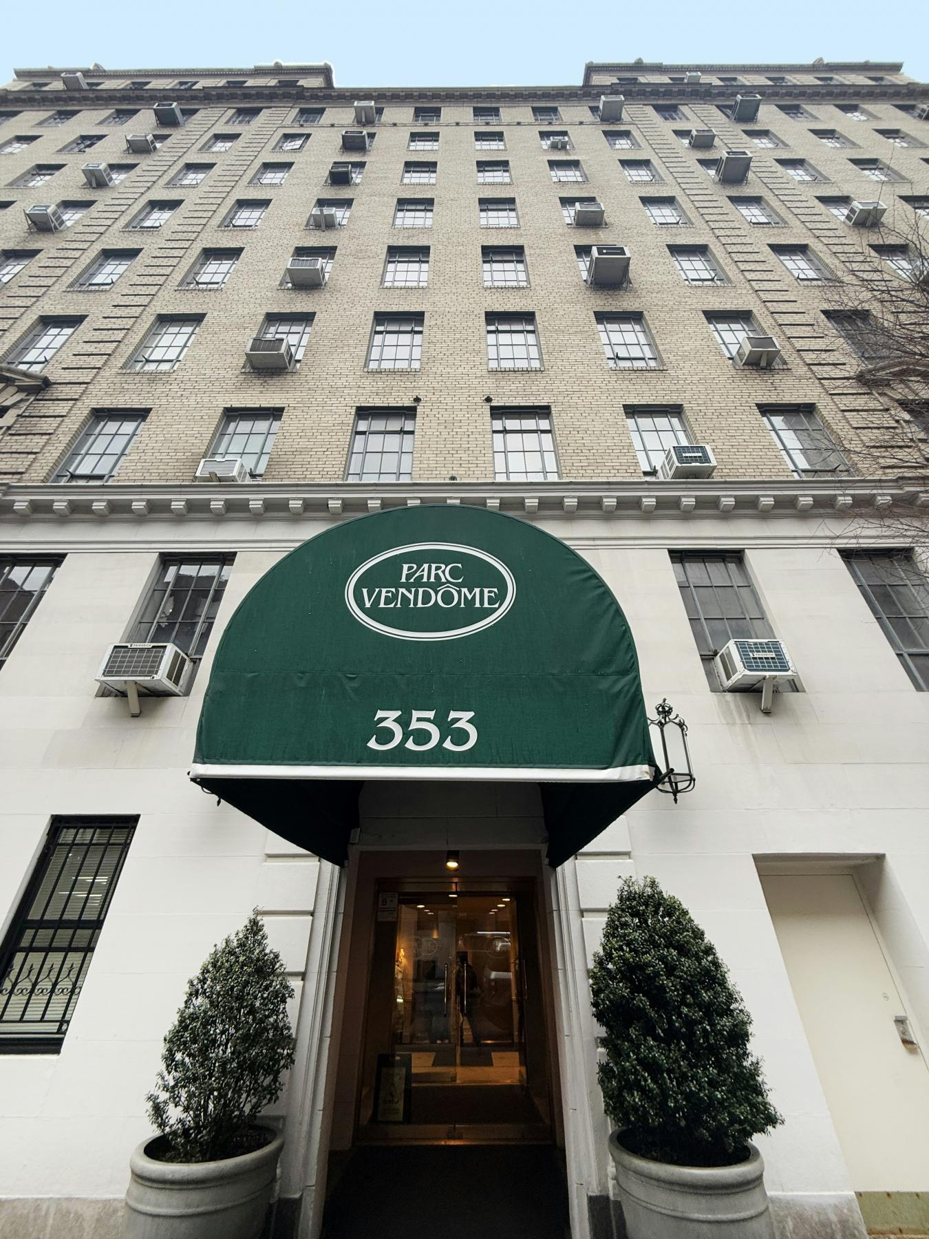 New York, New York, 10019, United States, 2 Bedrooms Bedrooms, ,2 BathroomsBathrooms,Residential,For Sale,1893042