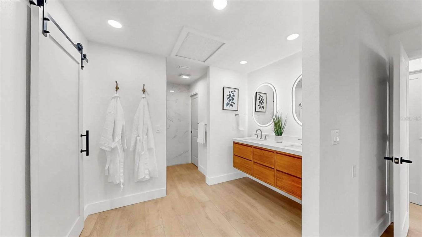 TARPON SPRINGS, Pinellas, 34689, United States, 3 Bedrooms Bedrooms, ,3 BathroomsBathrooms,Residential,For Sale,1894068