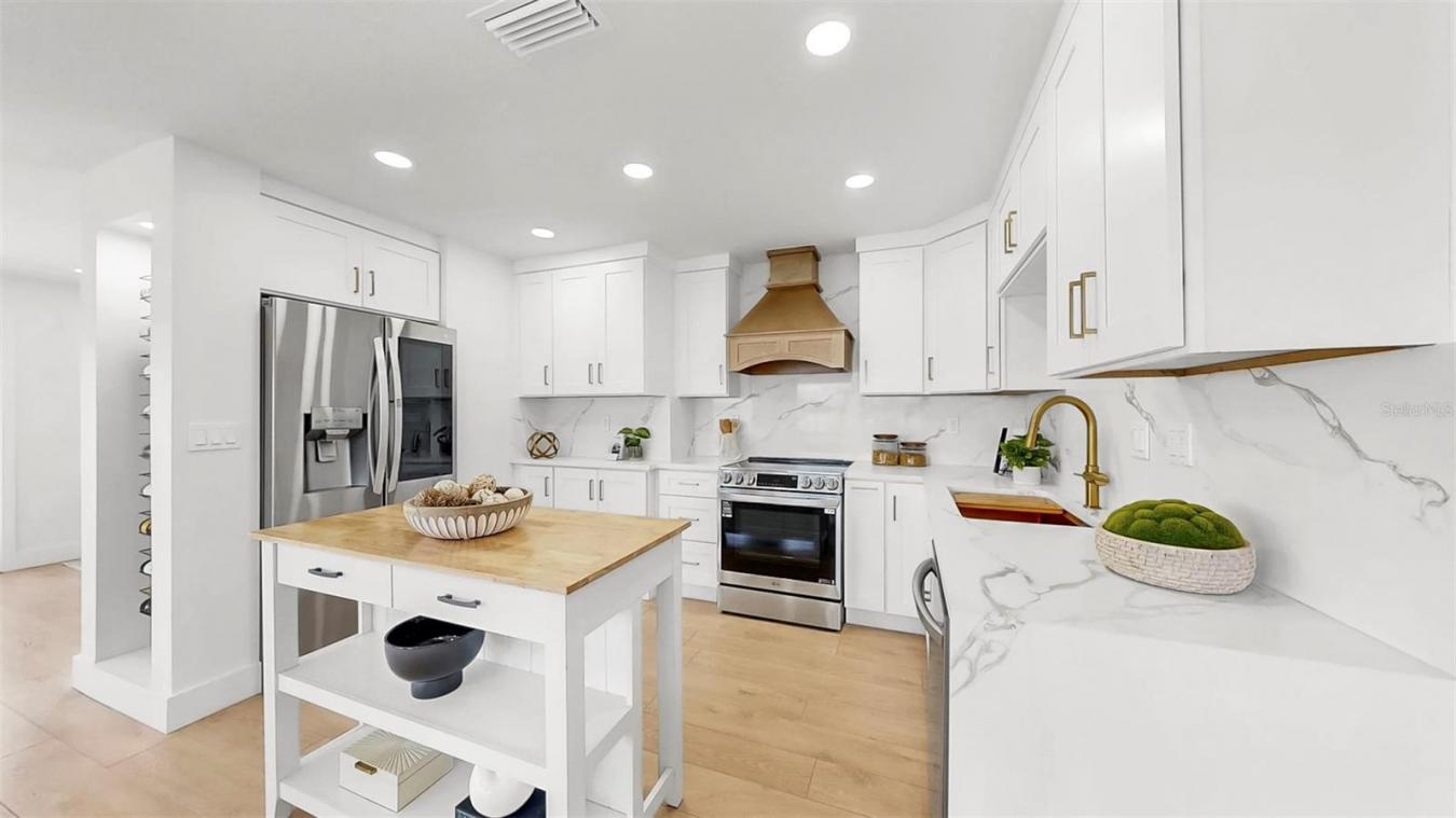 TARPON SPRINGS, Pinellas, 34689, United States, 3 Bedrooms Bedrooms, ,3 BathroomsBathrooms,Residential,For Sale,1894068