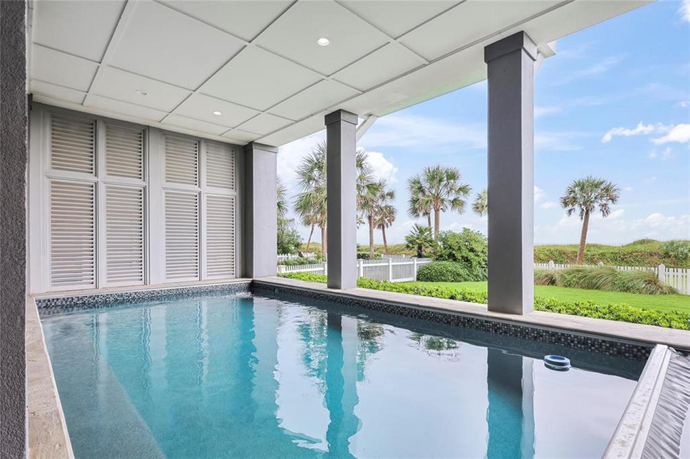 Galveston, Galveston, 77550, United States, 5 Bedrooms Bedrooms, ,4 BathroomsBathrooms,Residential,For Sale,1894062