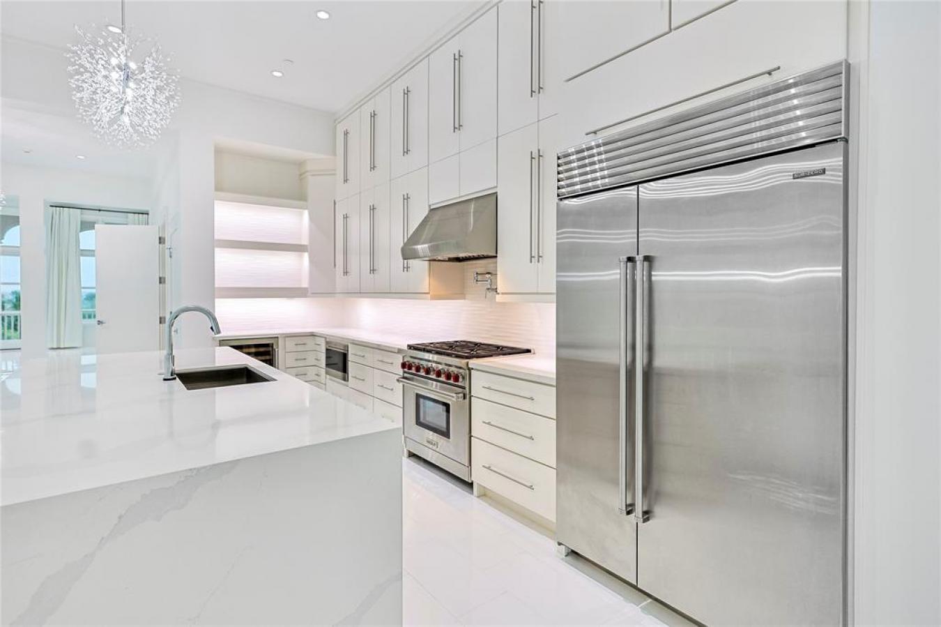 Galveston, Galveston, 77550, United States, 5 Bedrooms Bedrooms, ,4 BathroomsBathrooms,Residential,For Sale,1894062