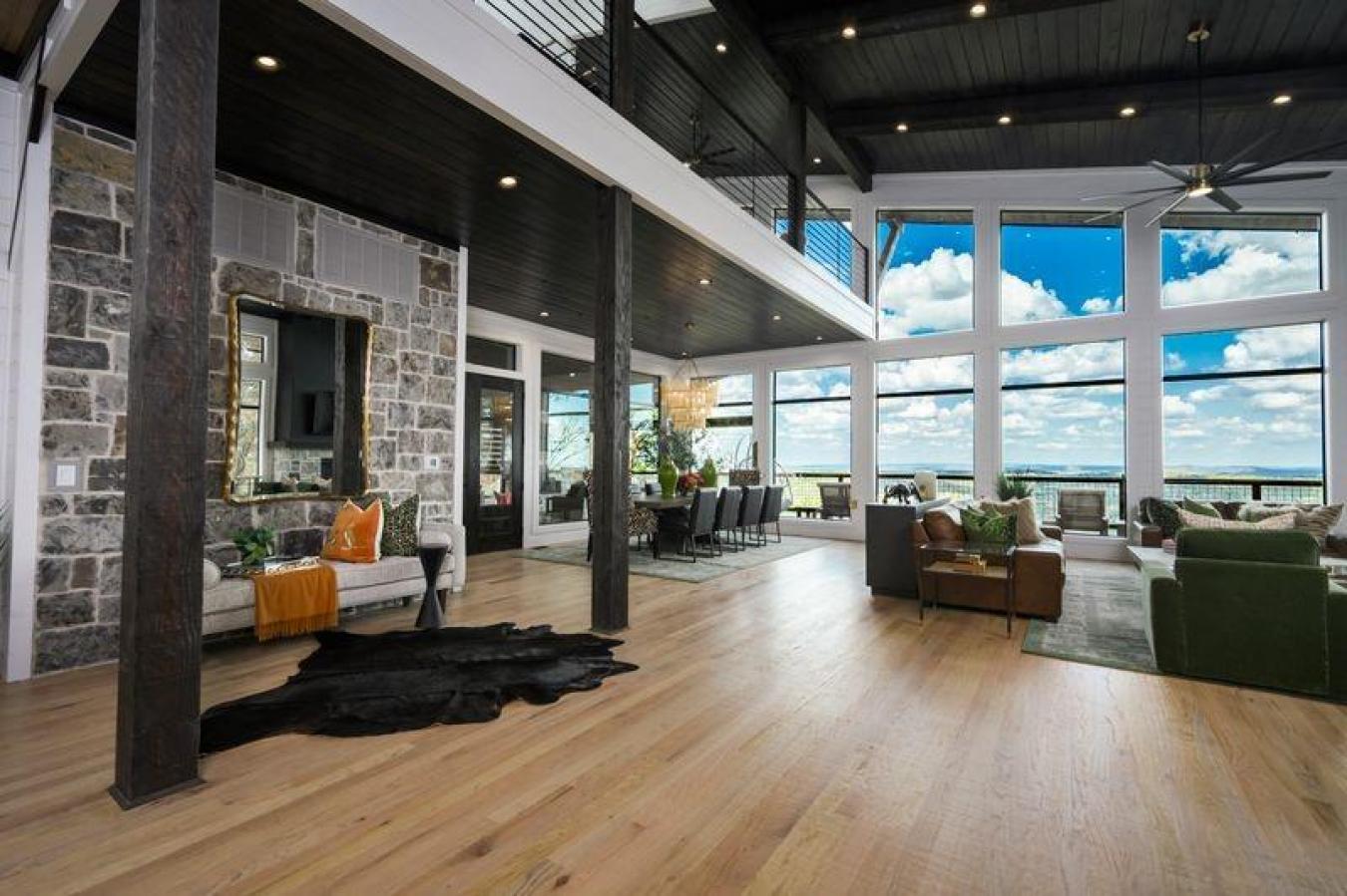 Broken Bow, McCurtain, 74728, United States, 6 Bedrooms Bedrooms, ,7 BathroomsBathrooms,Residential,For Sale,1894056