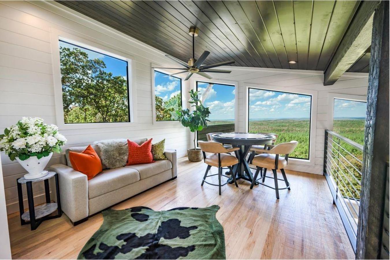 Broken Bow, McCurtain, 74728, United States, 6 Bedrooms Bedrooms, ,7 BathroomsBathrooms,Residential,For Sale,1894056