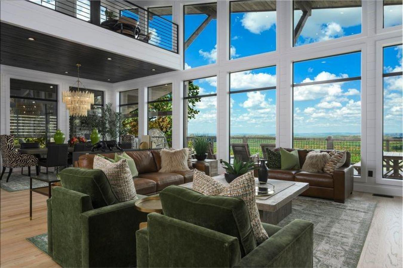 Broken Bow, McCurtain, 74728, United States, 6 Bedrooms Bedrooms, ,7 BathroomsBathrooms,Residential,For Sale,1894056