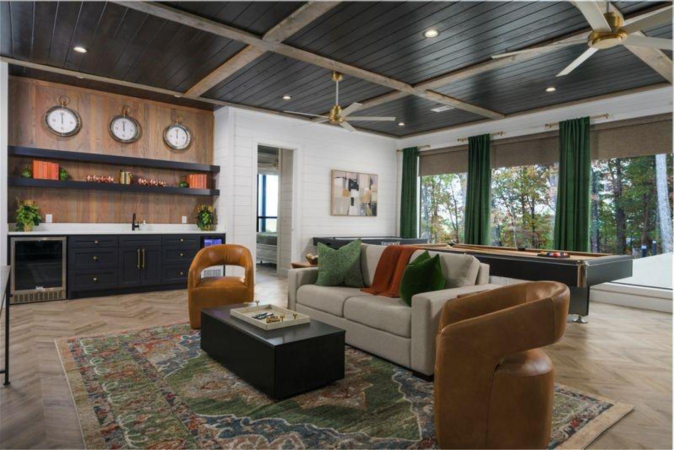 Broken Bow, McCurtain, 74728, United States, 6 Bedrooms Bedrooms, ,7 BathroomsBathrooms,Residential,For Sale,1894056