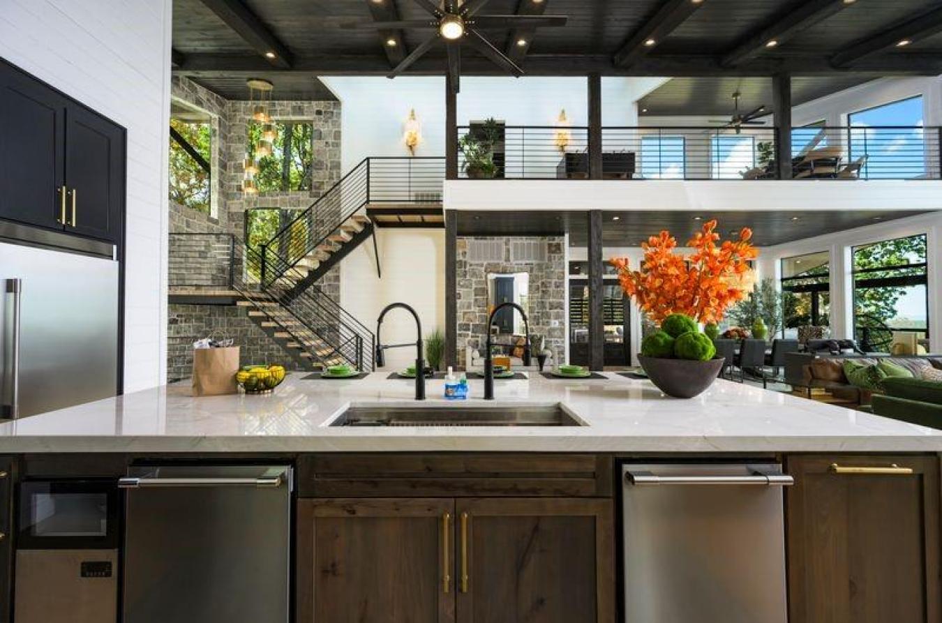 Broken Bow, McCurtain, 74728, United States, 6 Bedrooms Bedrooms, ,7 BathroomsBathrooms,Residential,For Sale,1894056