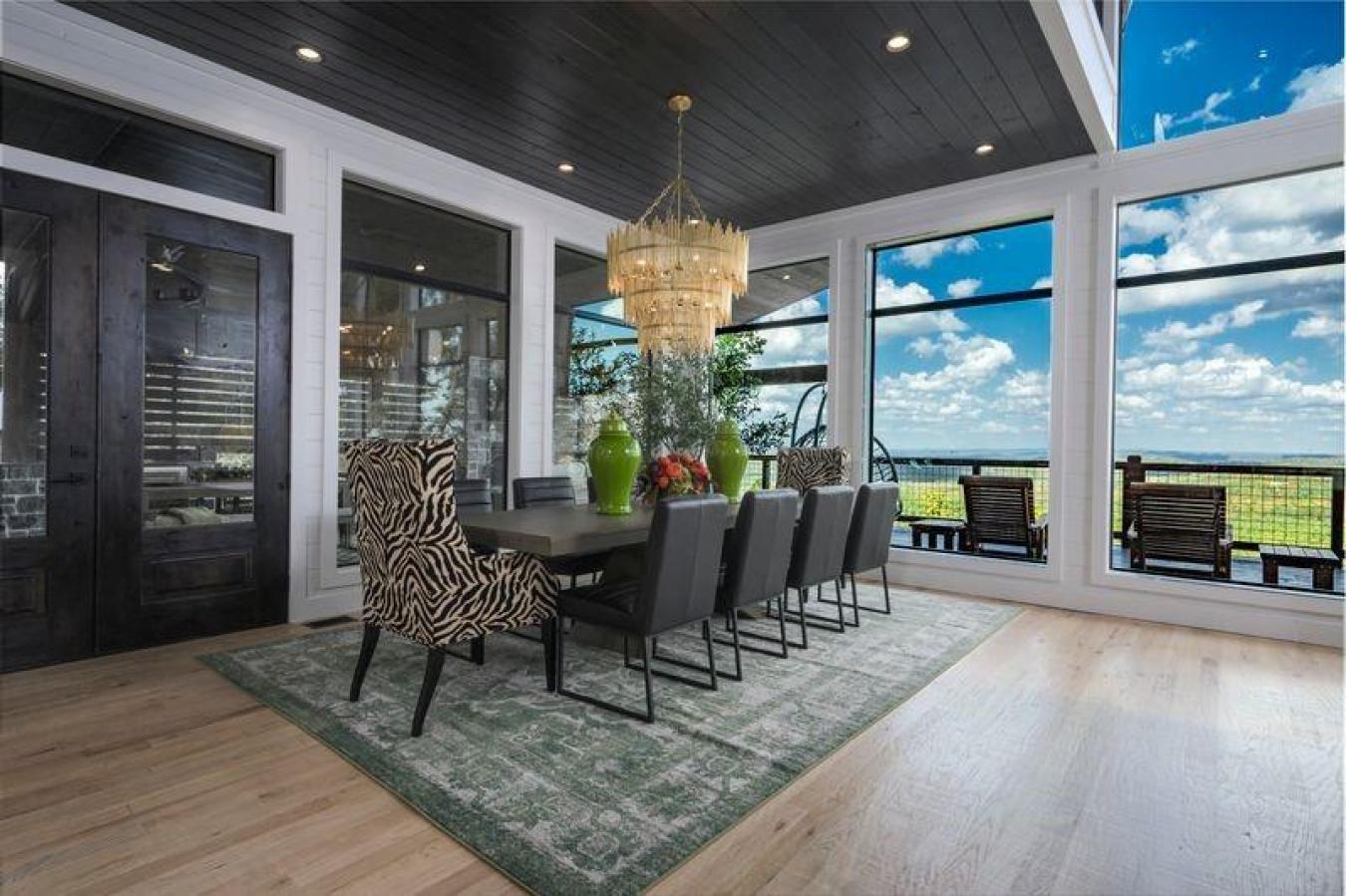 Broken Bow, McCurtain, 74728, United States, 6 Bedrooms Bedrooms, ,7 BathroomsBathrooms,Residential,For Sale,1894056