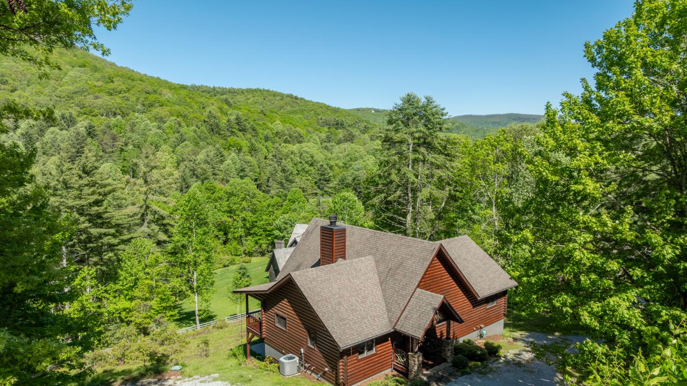 Highlands, Macon, 28741, United States, 3 Bedrooms Bedrooms, ,2 BathroomsBathrooms,Residential,For Sale,1894052