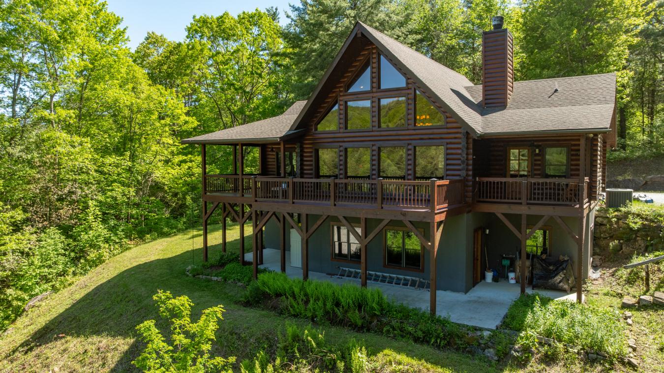 Highlands, Macon, 28741, United States, 3 Bedrooms Bedrooms, ,2 BathroomsBathrooms,Residential,For Sale,1894052