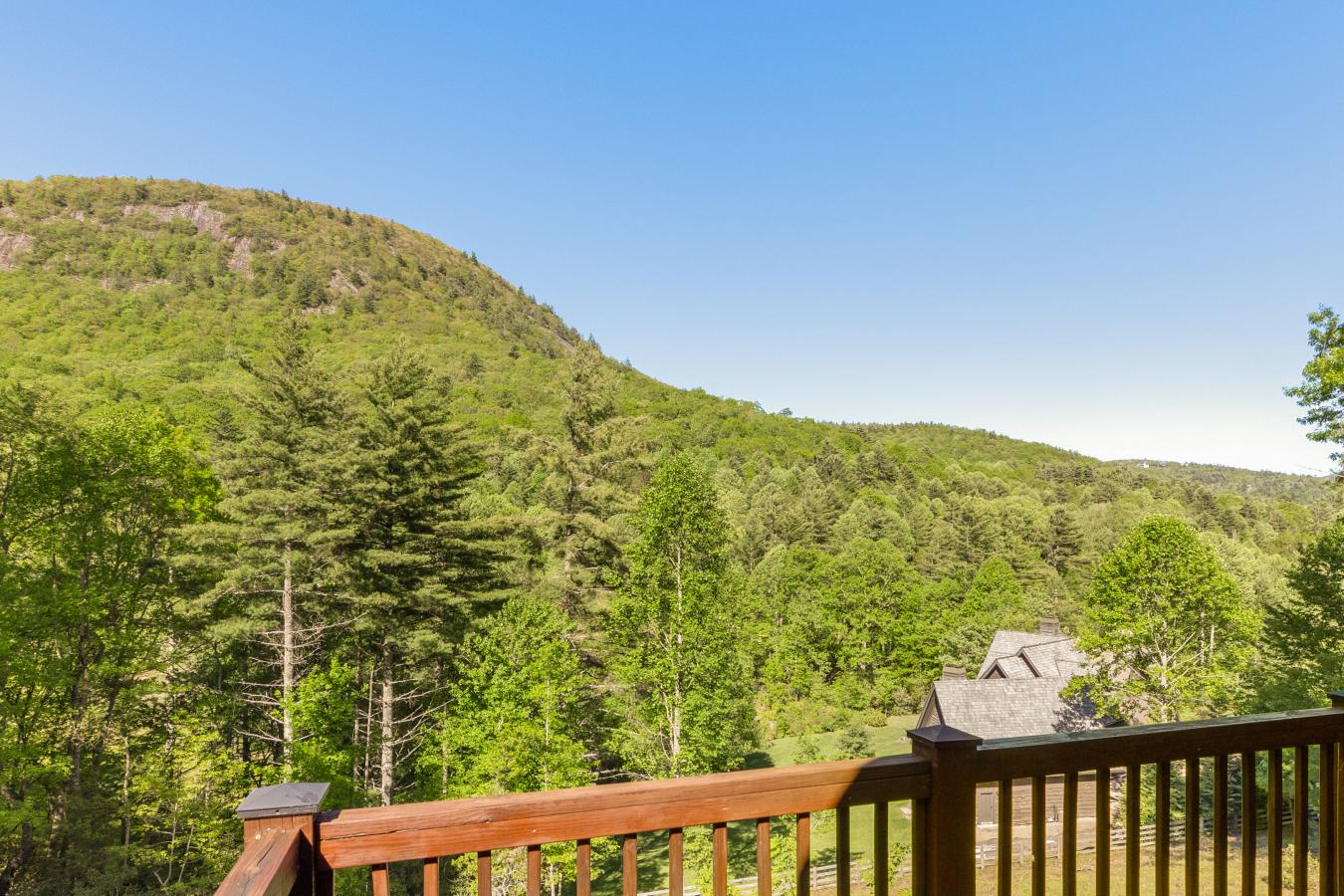 Highlands, Macon, 28741, United States, 3 Bedrooms Bedrooms, ,2 BathroomsBathrooms,Residential,For Sale,1894052