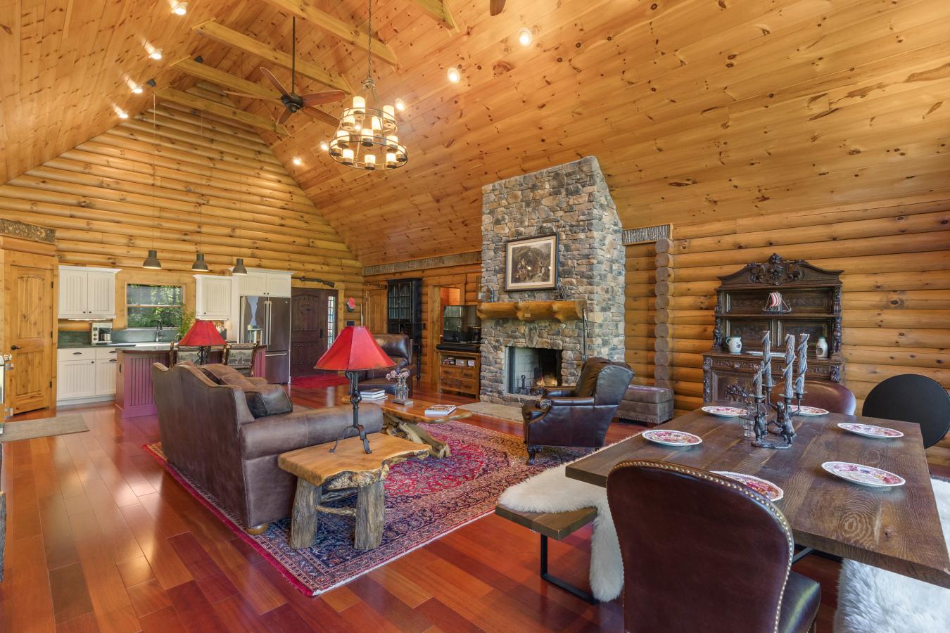 Highlands, Macon, 28741, United States, 3 Bedrooms Bedrooms, ,2 BathroomsBathrooms,Residential,For Sale,1894052