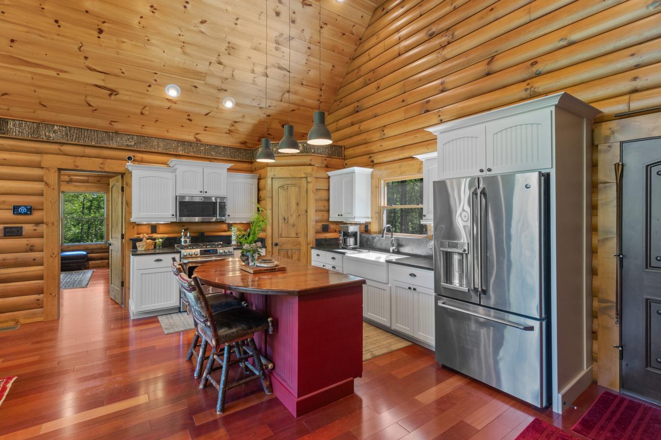 Highlands, Macon, 28741, United States, 3 Bedrooms Bedrooms, ,2 BathroomsBathrooms,Residential,For Sale,1894052