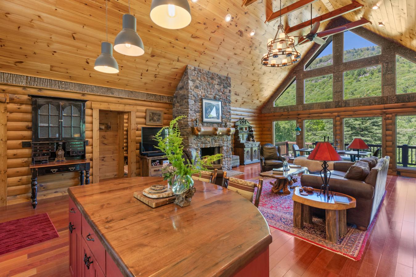 Highlands, Macon, 28741, United States, 3 Bedrooms Bedrooms, ,2 BathroomsBathrooms,Residential,For Sale,1894052