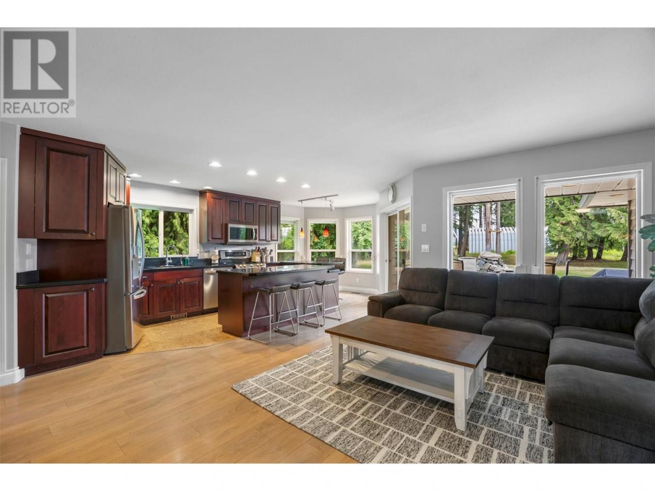 Scotch Creek, BC, V0E1M5, Canada, 3 Bedrooms Bedrooms, ,-37 BathroomBathrooms,Residential,For Sale,1894656