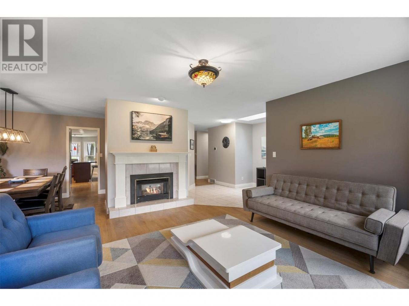 Scotch Creek, BC, V0E1M5, Canada, 3 Bedrooms Bedrooms, ,-37 BathroomBathrooms,Residential,For Sale,1894656