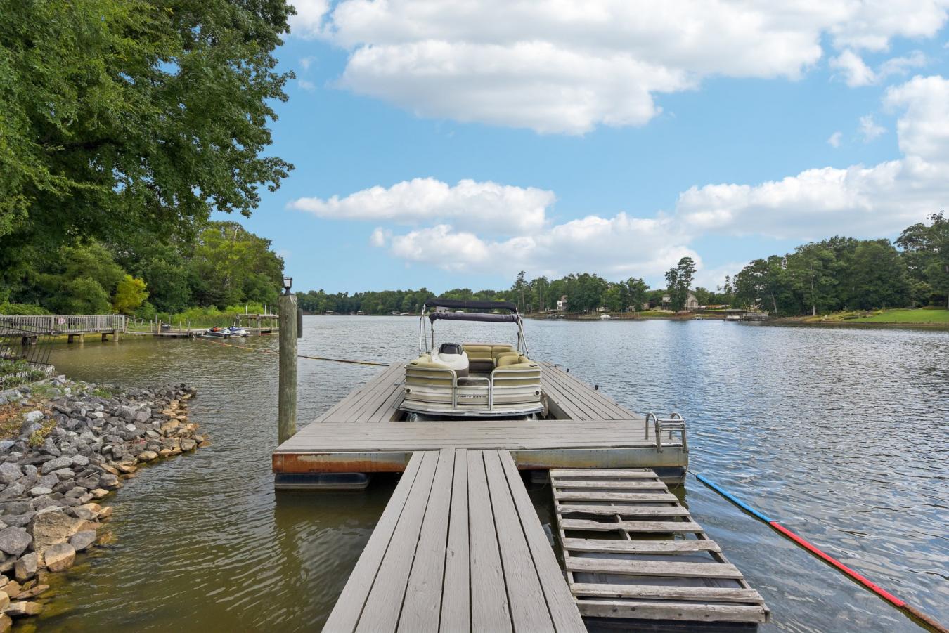 Clover, York, 29710, United States, 3 Bedrooms Bedrooms, ,2 BathroomsBathrooms,Residential,For Sale,1904098