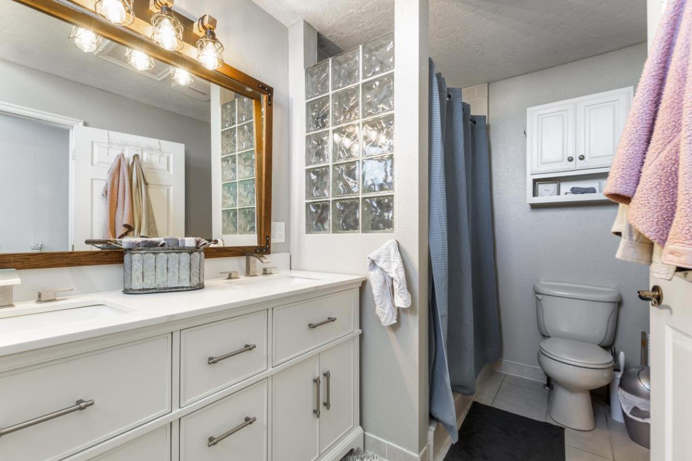 Idaho Falls, Bonneville, 83401, United States, 6 Bedrooms Bedrooms, ,5 BathroomsBathrooms,Residential,For Sale,1899140