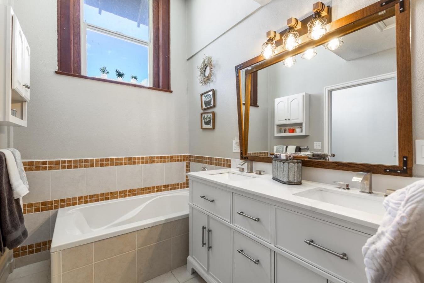 Idaho Falls, Bonneville, 83401, United States, 6 Bedrooms Bedrooms, ,5 BathroomsBathrooms,Residential,For Sale,1899140