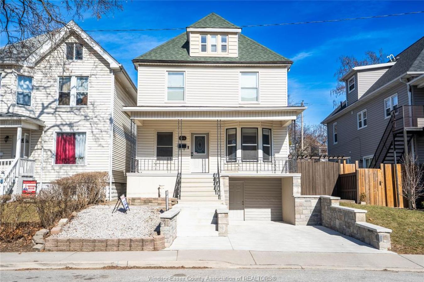 Windsor, ON, N9A 4R1, Canada, ,Residential,For Sale,1894646