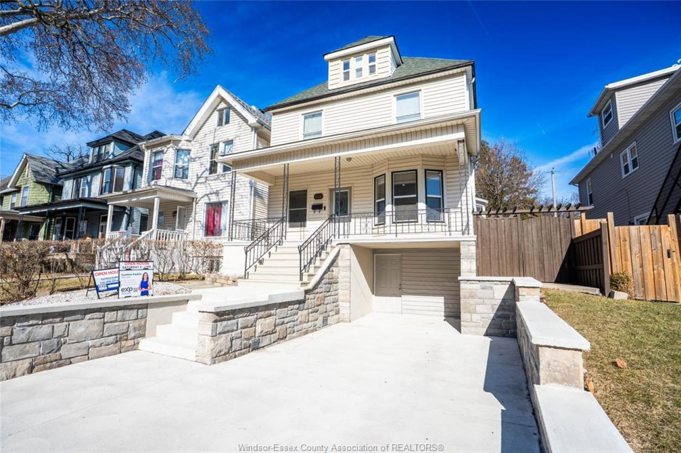 Windsor, ON, N9A 4R1, Canada, ,Residential,For Sale,1894646